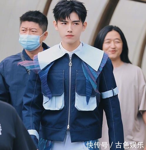 当184的蔡徐坤遇到188的陈飞宇:我才知道4CM差距的重要性