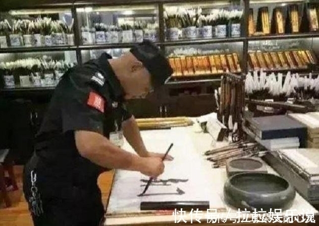 书法!保安大叔苦练书法40年,写废2000多支毛笔,最终斩获兰亭奖