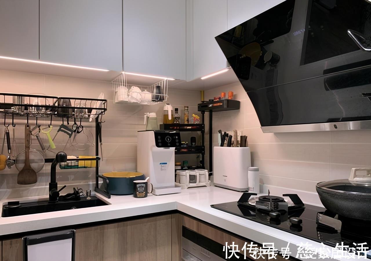 布局|夫妻的54㎡清爽小家,阳台变阳光书房,客厅增娱乐区,布局超完美
