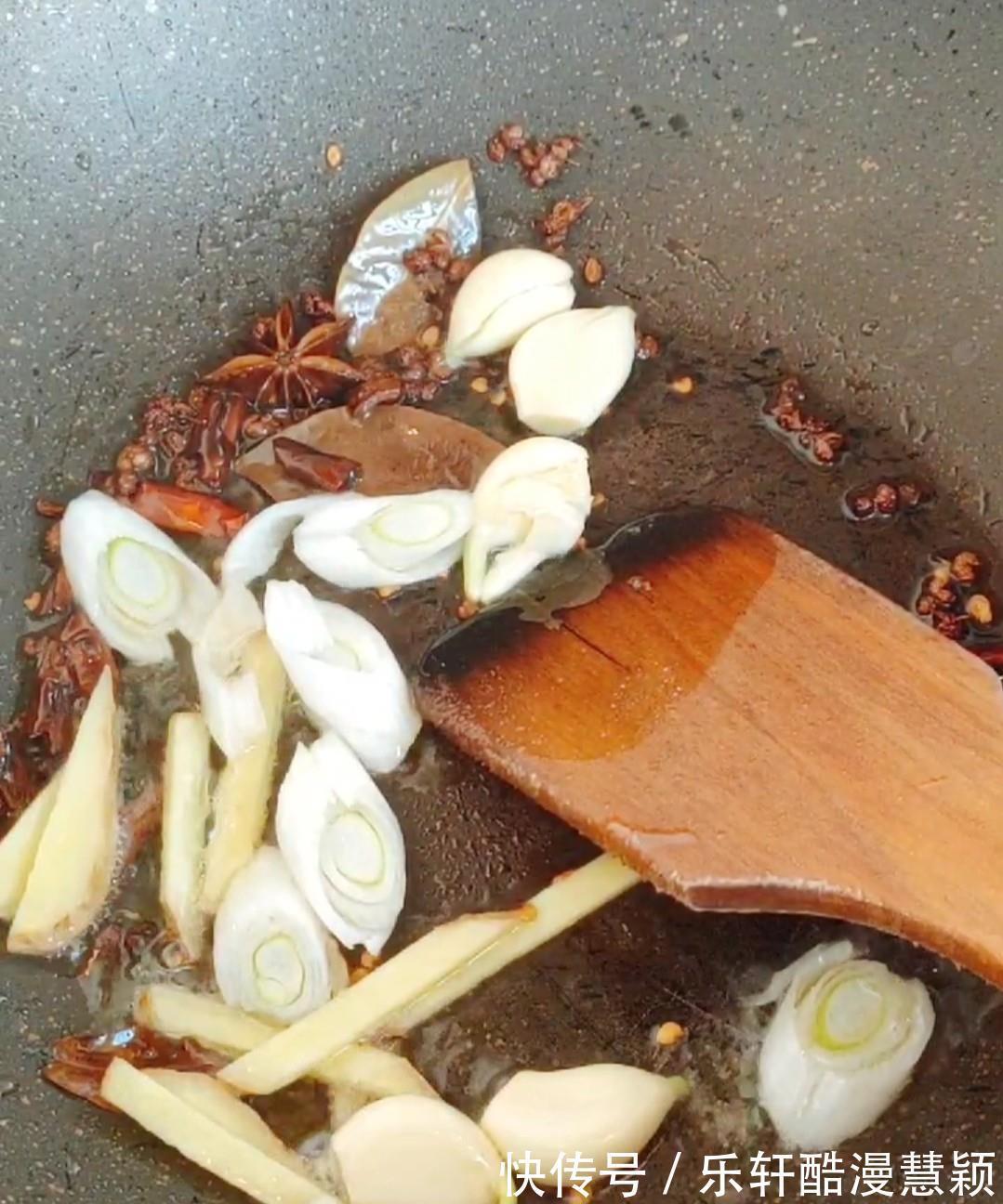 鱼头泡饼的做法