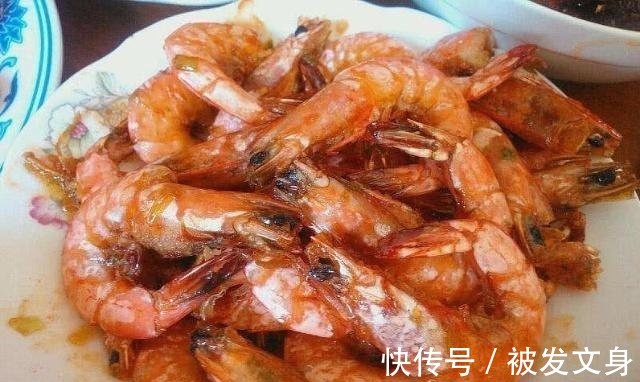 有钱人常吃的“下酒菜”，网友：比我午饭还丰富