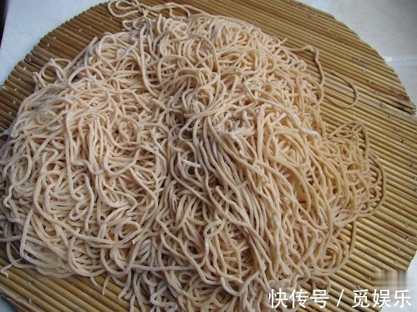 洋葱|它是对女性最好的蔬菜,隔三差五吃一点,脂肪不见了,皮肤更细腻