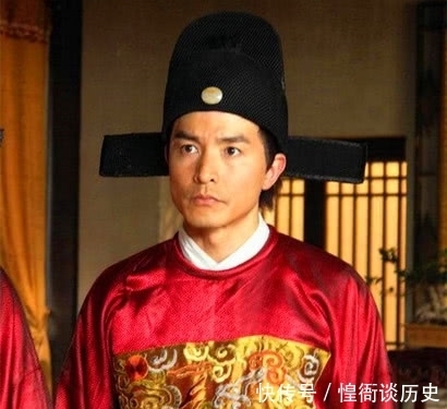 朱元璋|朱元璋写完对联挂在殿前，大臣看到一脚踹翻，为何反而获得重赏？