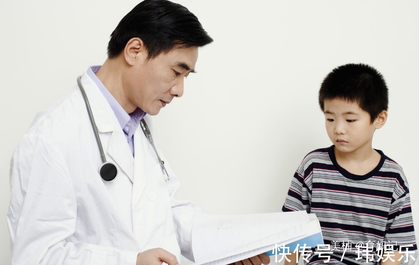 弟弟|二胎出生后,大宝总说墙角还有个弟弟,医生检查后宝妈自责不已