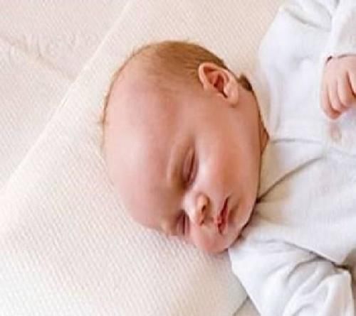 宝宝|妈妈发现“带红色”纸尿裤,月嫂称婴儿生理期,检查后得知原因