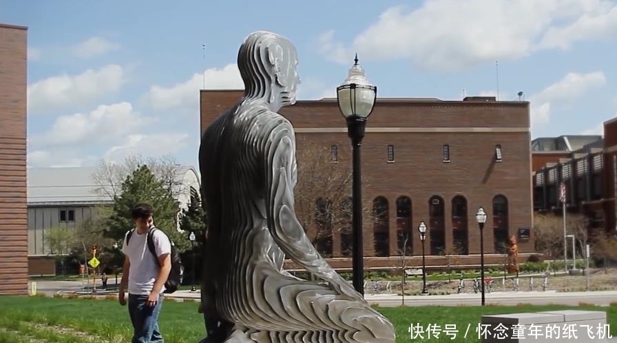 消失|世界上最“恐怖”的雕塑,远看还很正常,走近看却消失不见了