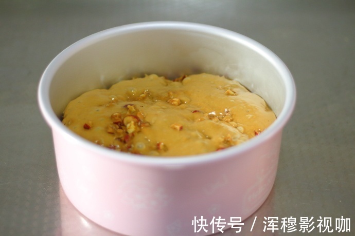 面粉只会做包子馒头不如做成发糕,一拌一蒸,又松软又香甜