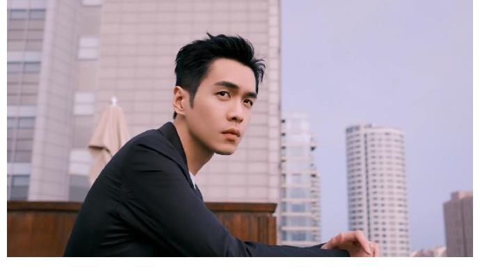 张若昀|《脱口秀》下期有徐峥张若昀!张若昀灵魂发问:你觉得我像狗吗?