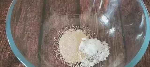 筷子|早餐饼的新吃法,不揉面不擀面,筷子一搅,比包子油条好吃,真香