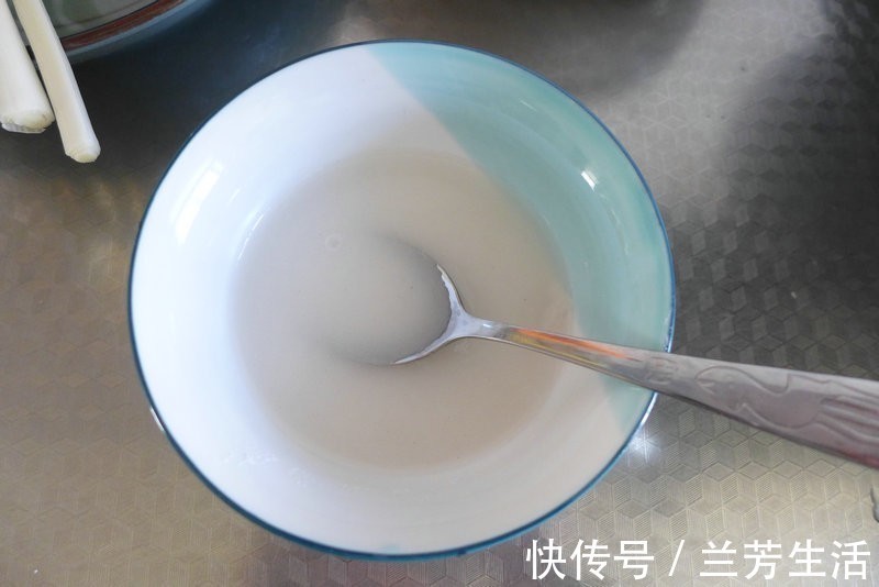 蘑菇|家常葱烧蘑菇,简单炒一炒,比肉都好吃,下饭又解馋