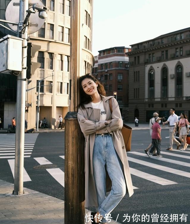 时尚 短外套已经不流行了,今年秋天流行长风衣,搭配好了显高又时尚!