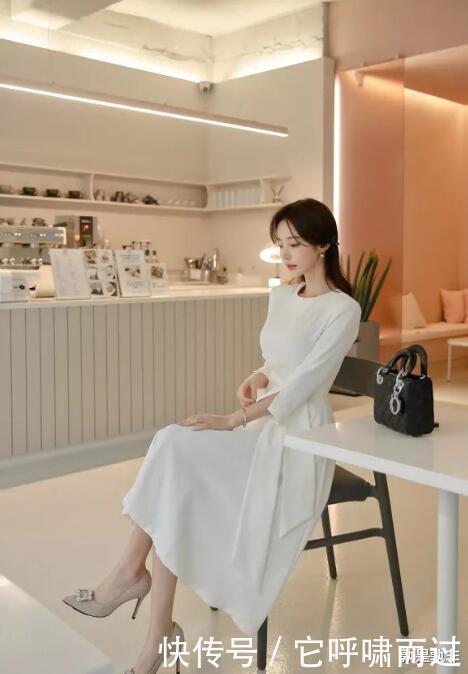 妹子穿搭“真省事”,这气质是多少女孩的理想