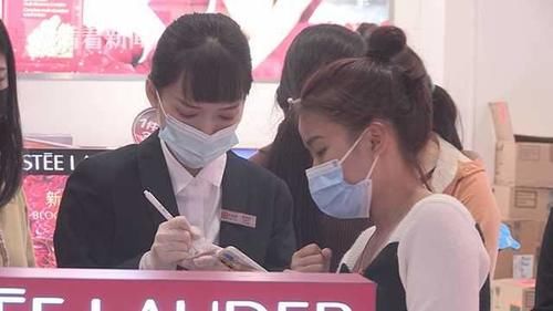 免税店吸金超15亿!顾客:限购限制了我的消费力