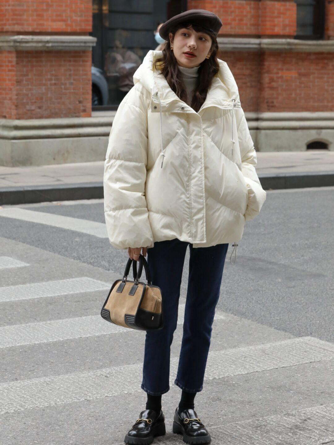 高领|被这组时髦洋气的羽绒服搭配折服了,保暖时髦,大家可以照搬