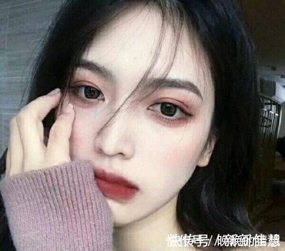 女孩子|素颜好看的女孩子,脸上都有这“三个特征”,快看看你有没有?