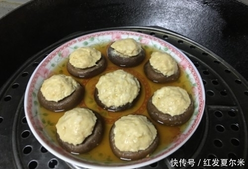 1勺|鸡胸肉花样吃法之香菇酿鸡胸肉，低脂低卡又有营养，一家人都爱吃