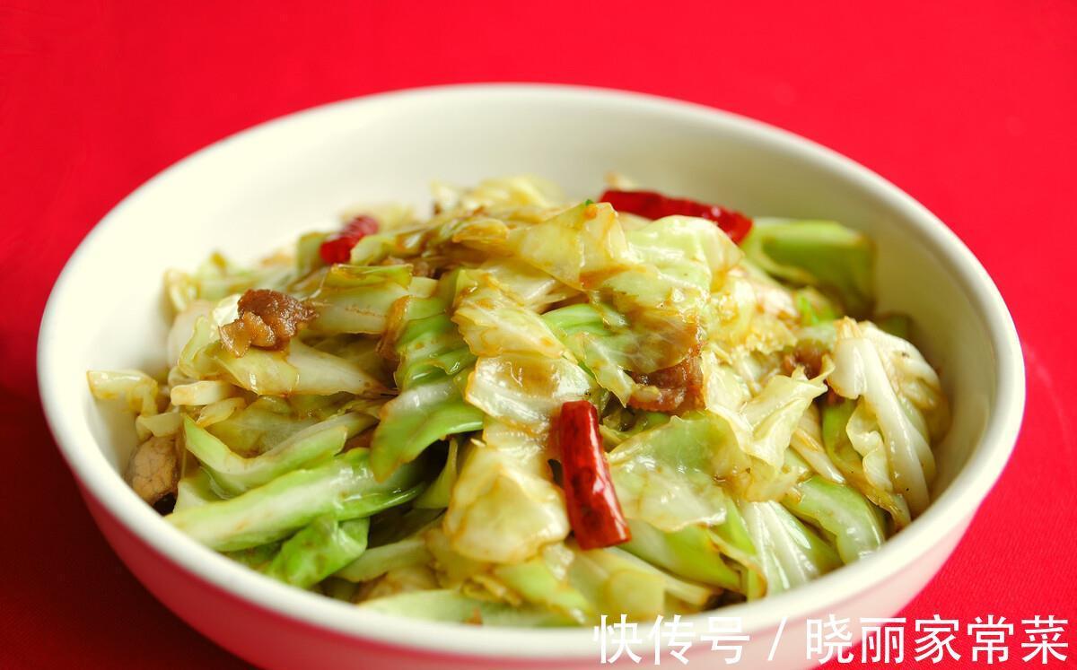 小窍门|手撕包菜,很多人第一步就错了,牢记2个小窍门,包菜脆爽好吃