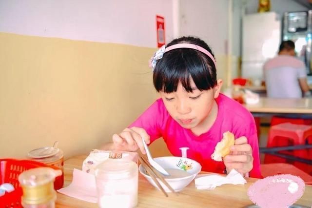 小米粥|这些“糊弄式”早餐,正一点点地吞噬娃的健康,可很多宝妈还在做