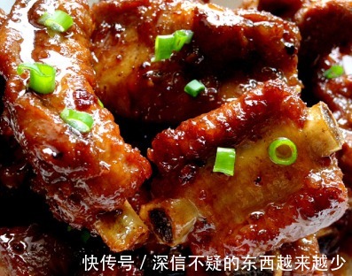 做糖醋排骨,先放醋还是先放糖多数人不注意,难怪口感差还发黑