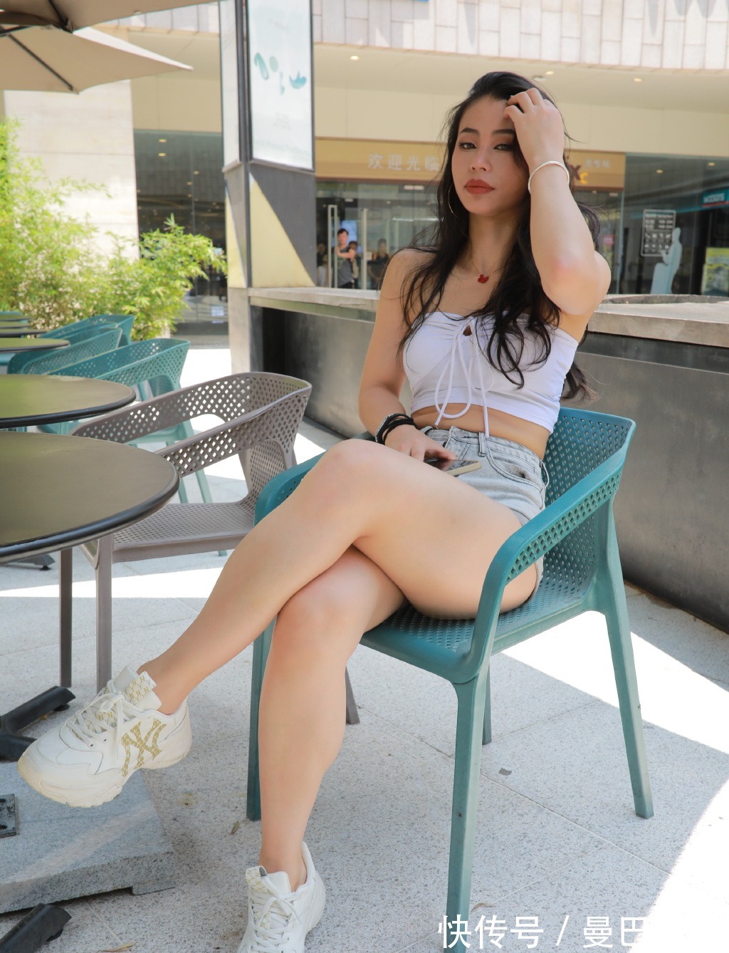 超短裤 一件平平无奇的超短裤,经过巧妙搭配,也穿出优雅知性的美!