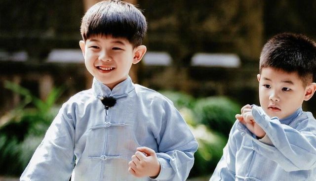 教育|“会撒娇的妈妈真好命”：要想养出暖男儿子，妈妈多撒娇就对了