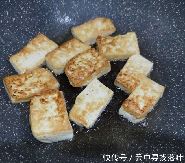  家常|猪肉白菜炖粉条，冬季家常炖菜，全家都爱吃