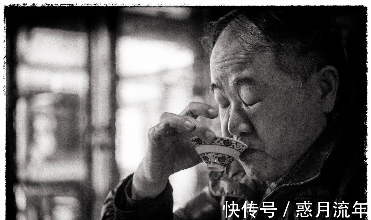 文学作品&教授问莫言:你的成就与鲁迅相比如何?他的回答让人叹服,很精彩