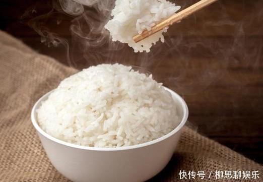 大米|蒸米饭时，不能直接下锅，以前用错方法了，难怪米饭不香不软糯