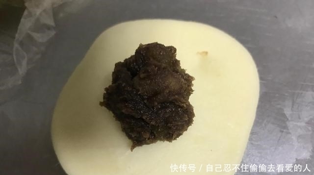 有面粉就能做,不发面,不醒面,层次分明,放3天还酥香掉渣