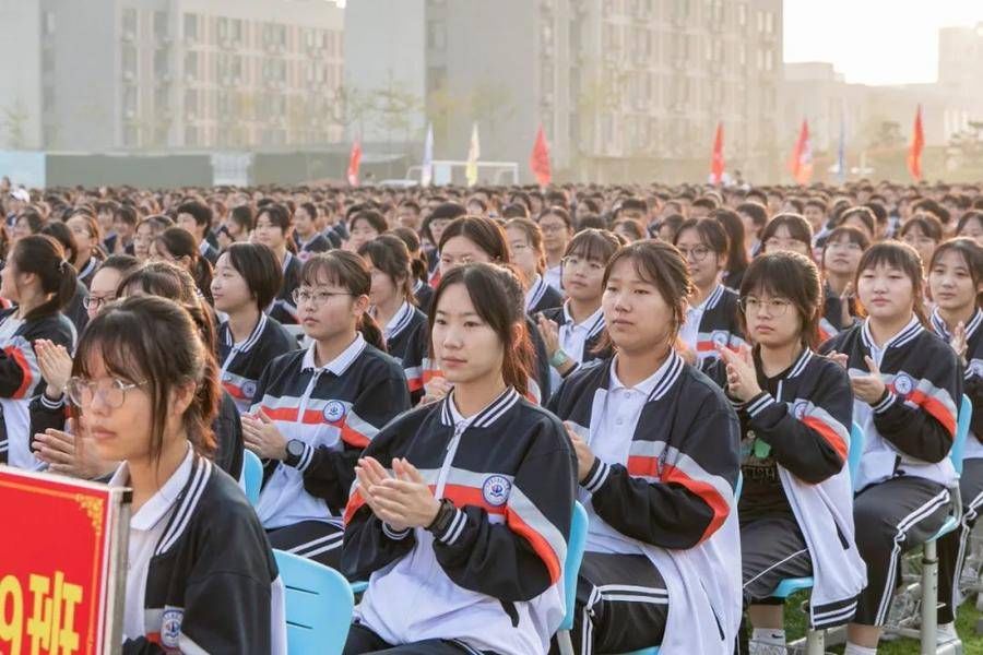 全体|莒县二中举行新学年开学典礼暨庆祝教师节表彰大会