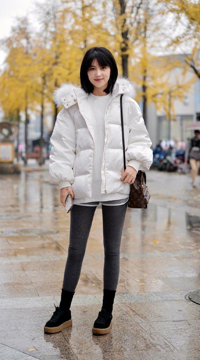 穿“打底裤”的时候，怎么摆脱“路人感”