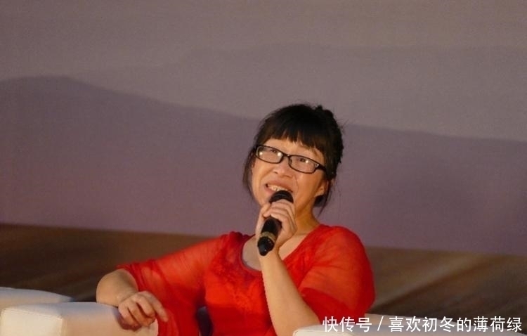 网络空间|余秀华:我是看不起汪国真的,因为他写的诗没有什么流传的价值
