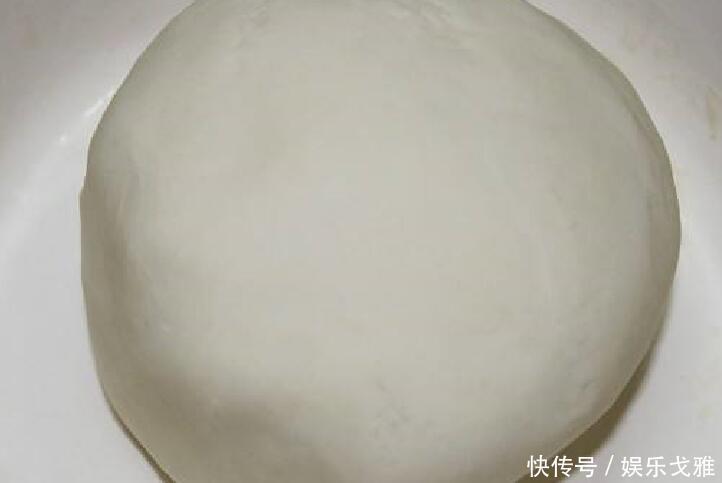 年夜饭上必备的小零食,家庭版的糖角蜜,做法简单,酥甜可口