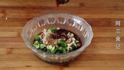 白菜别再炖了，教你秘制新做法，实在太香了，出锅2分钟就扫光