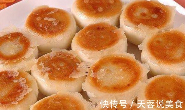 做水煎包，该用什么水很多人都做错，所以包子口感不脆，不好吃