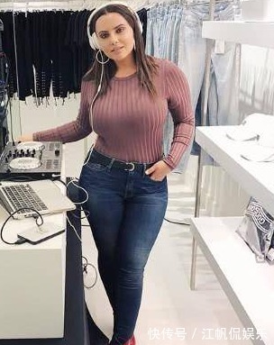 克里洛娃|28岁乌克兰可爱小姐姐胖模,经常健身练身材,体态圆润惹人爱!