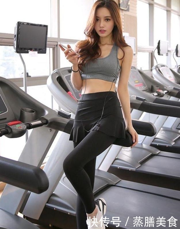 妩媚|拥有女神气质小姐姐,穿上紧身打底裤,尽显妩媚迷人性感韵味