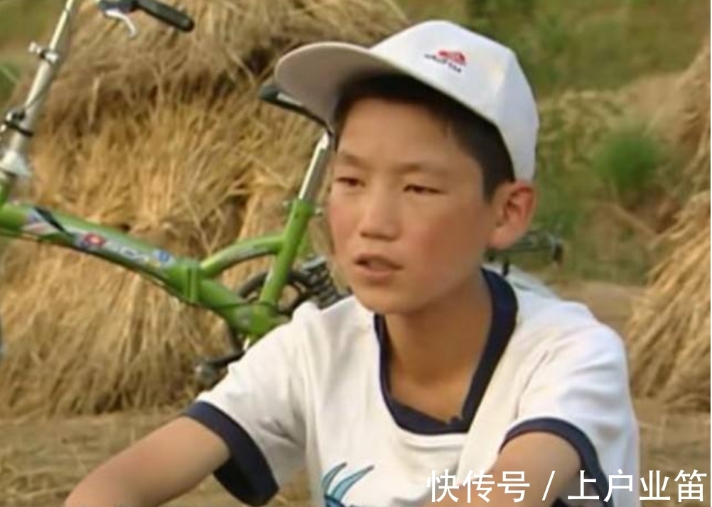 《变形记》最清醒的农村娃,赢了“富人游戏”,考国防生当上排长