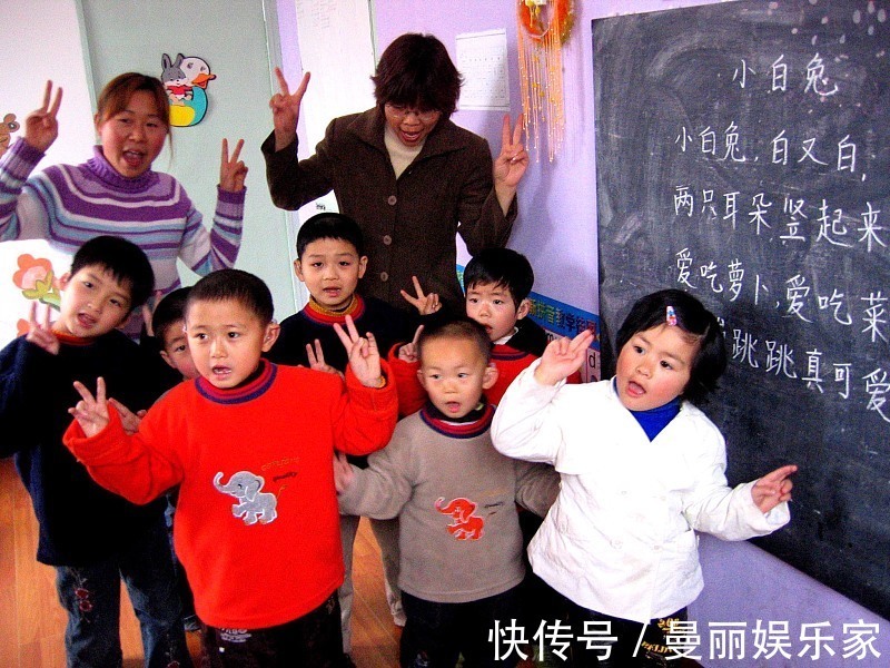 小白兔|想要宝宝说话早,念念这些三字儿歌,妈妈多念能让宝宝开口早