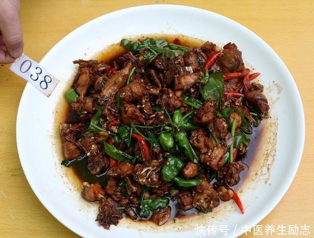 滕州最好吃的大肉手擀面，天天开门排长队，一天卖出500多碗