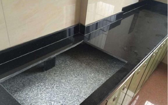 橱柜|橱柜台面不要铺大理石了,越来越多人都装这种,清洁方便又实用