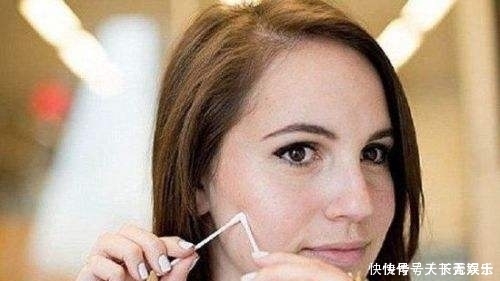 你家有2元一支红霉素软膏吗？很多人还不懂，越早告诉家里人越好