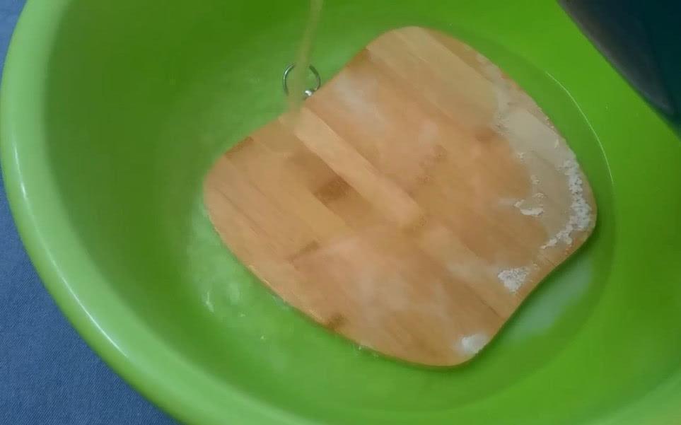 菜板用几个月就发霉开裂,只要提前处理一下,用10年不发霉开裂