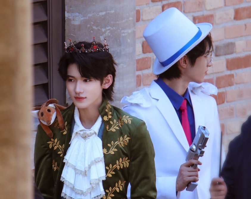 宋亚轩|宋亚轩cos小王子，刘耀文cos怪盗基德，看两人路透照收视要爆棚