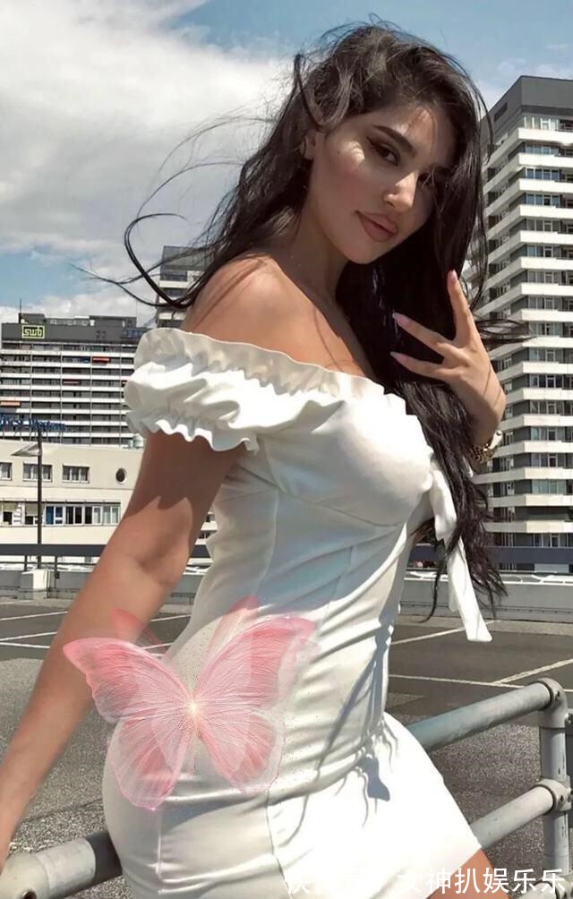 人身线|英国女孩健身打造迷人身线，魅力十足成为镜头前的宠儿！