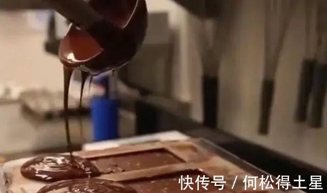 酒心巧克力|经常吃巧克力的你，知道巧克力上的凹槽是干嘛的吗给你涨涨知识！