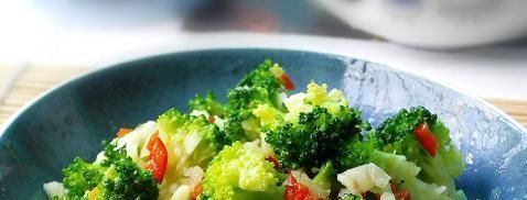 防癌|西兰花营养丰富又防癌,但你肯定不知道,西兰花配上它效果翻倍!