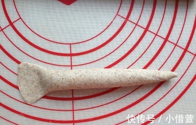 烤盘|教你做款少油少糖的面包，外形可爱像甜甜圈，主要是更健康