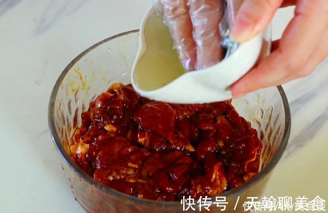 鲜嫩|牛肉怎么腌才更鲜嫩？大厨10年经验分享，不干不柴，鲜嫩又入味