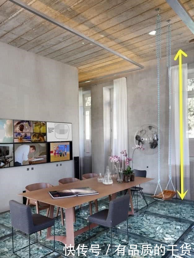 玻璃|朋友家的玻璃地板火了!装修剩点玻璃砸碎了填充进去,不敢上脚踩!